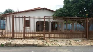Bras&iacute;lia: Vendo a minha casa, mobiliada, no Lago Sul, 4qts(3sts), piscina, churrasqueira, pomar, apartamento independentes no sot&atilde;o. 2