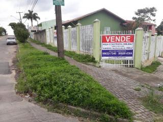 Curitiba: Imóvel de esquina com ampla área de estacionamento 1