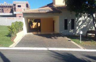 Goi&acirc;nia: CASA T&Eacute;RREA JARDINS MADRI 1