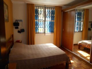 Petr&oacute;polis: Petr&oacute;polis Castelanea Resid&ecirc;ncia linear com 3 dormit&oacute;rios e garagem 6