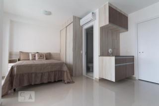 S&atilde;o Paulo: Cosmopolitan Higien&oacute;polis 8