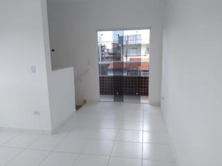 Praia Grande: Casas Sobrespostas, 02 Quartos, Sendo 01 Su&iacute;te 4