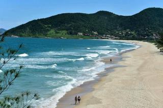 Garopaba: Casa em constru&ccedil;&atilde;o com 3 quartos sendo 2 su&iacute;tes. Praia Da Gamboa - Garopaba/SC 6