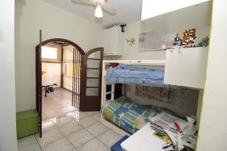 São José dos Campos: Casa Jd. Satélite 3 a 6 quartos, 21 cômodos, clínica, comércio ou escritório 8