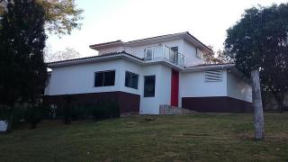 Uberl&acirc;ndia: casa dentro da natureza 1