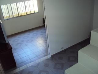 S&atilde;o Paulo: Confort&aacute;vel sobrado  Tratar com propr.  w 9.9749.7023 4