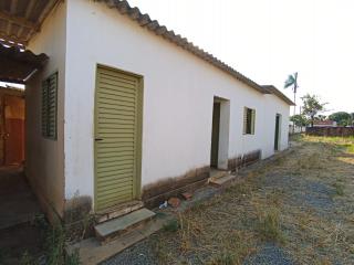 Senador Canedo: Aluga-se área comercial no centro de Senador Canedo.* 3