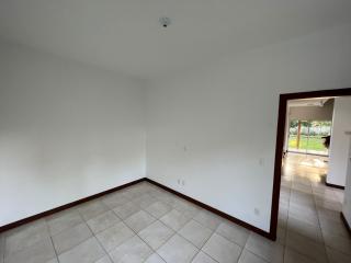 Florian&oacute;polis: Casa 3 Quartos Perto da Praia em Rua sem Sa&iacute;da no Campeche 4