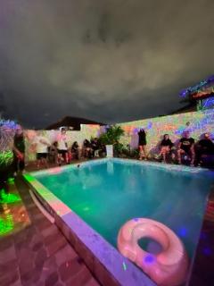 Joinville: 2 Casas com Piscina e Hidro 4