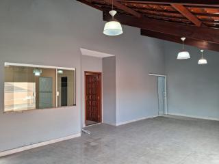 Botucatu: Casa 2 Dormitórios Sendo 1 Suíte Com Closet 2