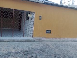 Natal: Alugo casa em capim macio 2/4 uma  suite 1