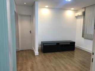 Santos: Apartamento reformado em Santos , canal 2 , pacote ( condomínio + IPtu ) 1
