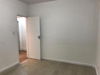 Santos: Apartamento reformado em Santos , canal 2 , pacote ( condomínio + IPtu ) 8