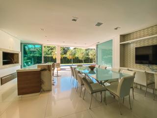 Florian&oacute;polis: Casa &Agrave; Venda Em Jurer&ecirc; Internacional &Agrave; 100mts Do Mar Em Terreno De 700m&sup2;! 2