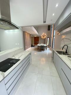 Jacare&iacute;: Sobrado Alto Padr&atilde;o Residencial Foga&ccedil;a 5
